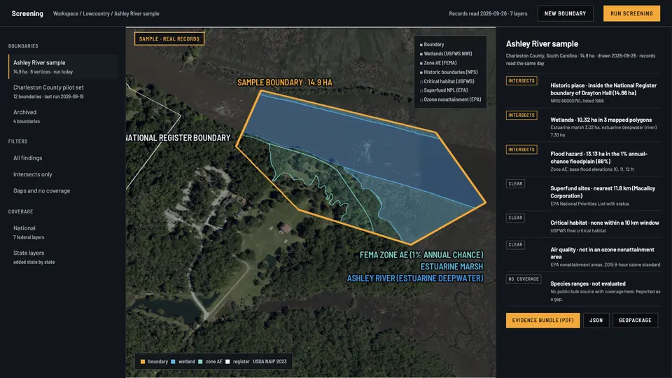 A screening application screen with boundaries, a map, findings and export buttons.